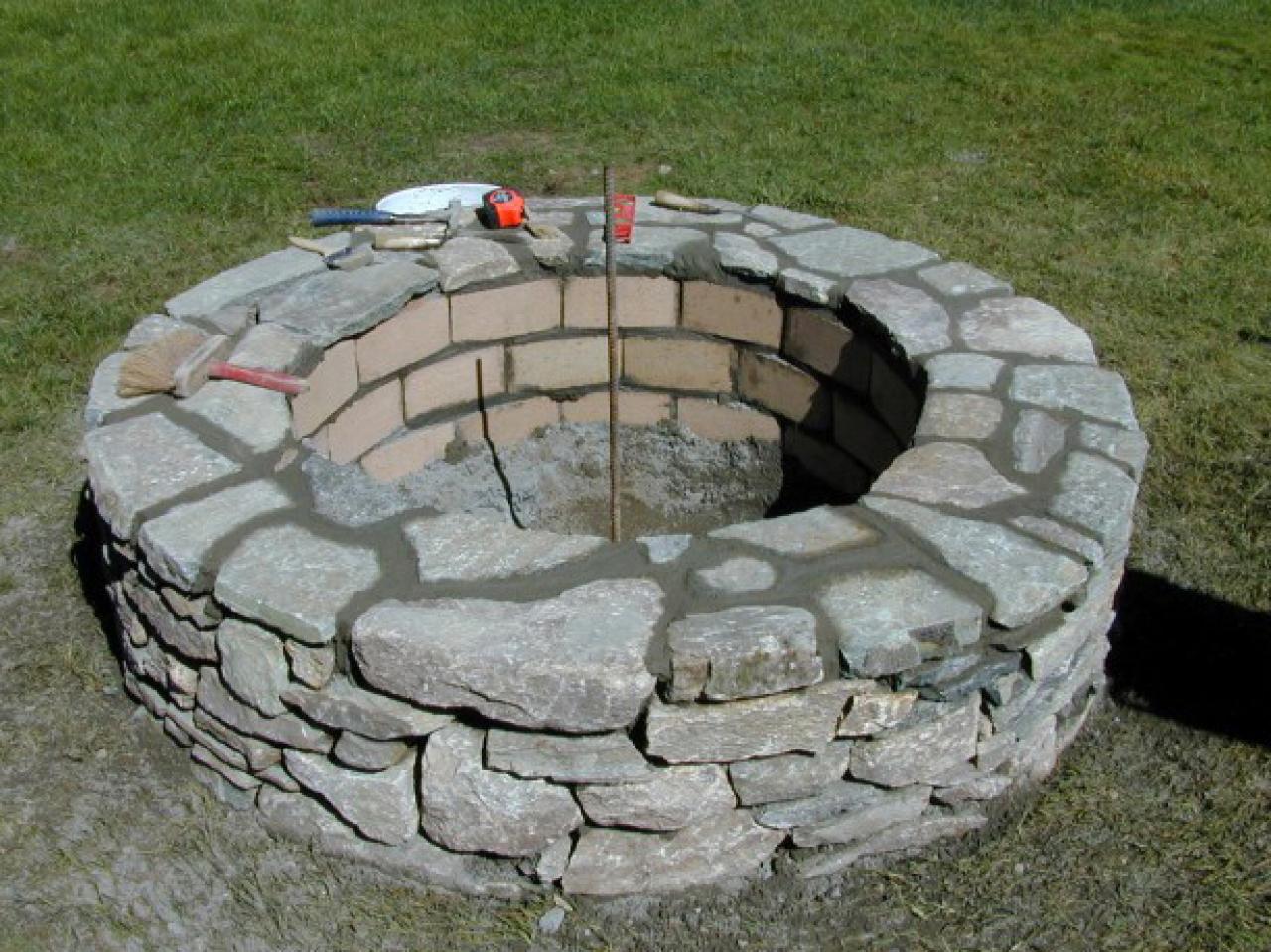 Building A Rock Fire Pit Design And Ideas, Making A Fire Pit With Rocks
