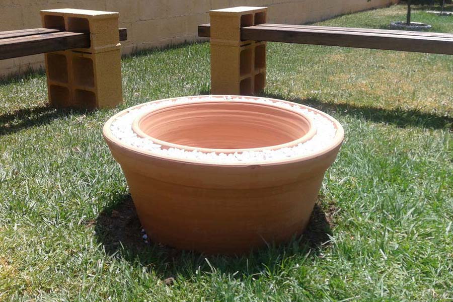 Clay Fire Pit Outdoor Design And Ideas, Terracotta Pot Fire Pit Diy