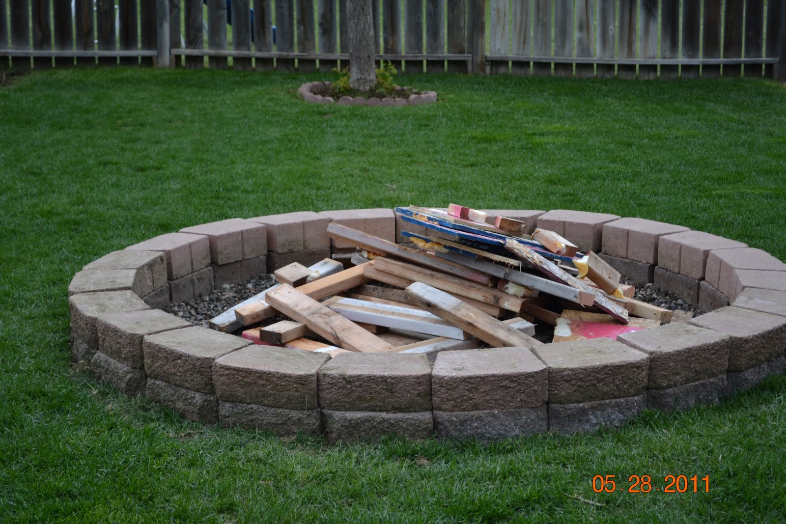 Cool Backyard Fire Pits Design And Ideas, Build A Backyard Fire Pit For $28