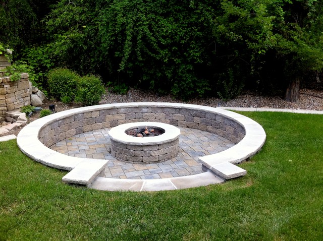 Fire Pit Seating Area Dimensions, How Much Space Between Fire Pit And Seating